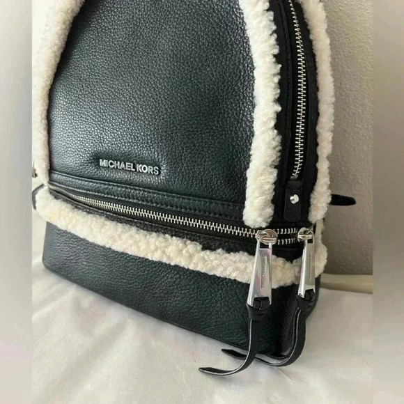 MICHAEL KORS Rhea Black Leather Sherpa Lined Backpack Rare - Picture 6 of 10
